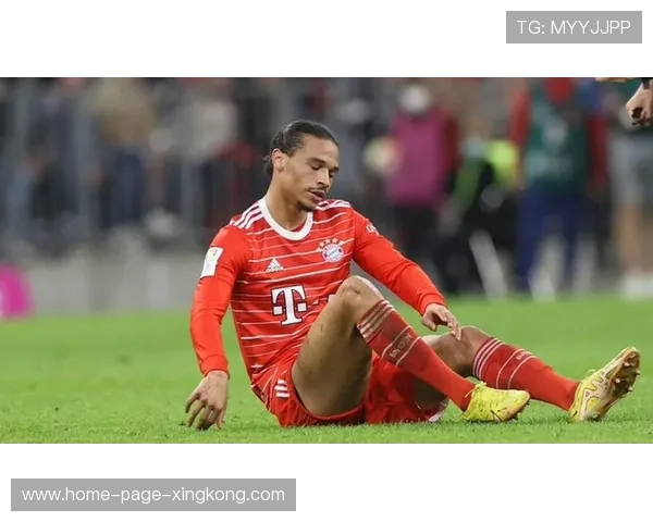 拜仁萨内高速穿透中路后推射轻松得分，展现速度与技术的完美结合