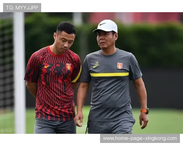 训练场飞踹事件曝光,队内矛盾升级 训练场飞踹事件曝光,队内矛盾升级